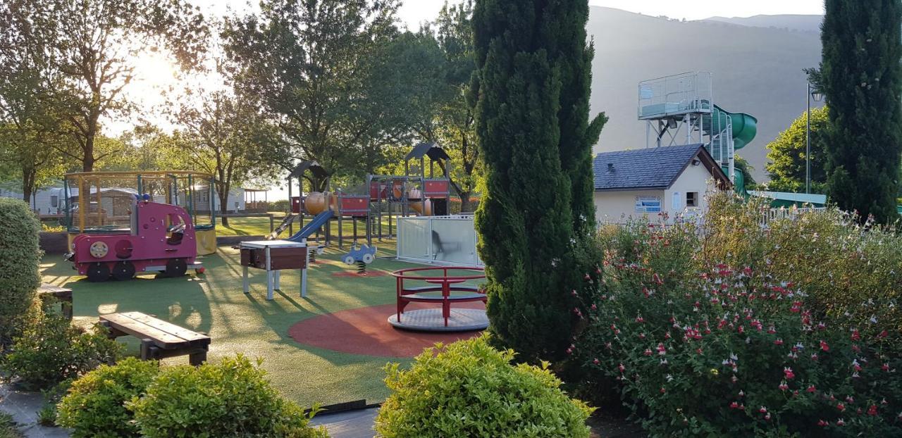 Camping Familial - Parc Aquatique - Grande Aire De Jeux A La Montagne Agos-Vidalos Exteriör bild
