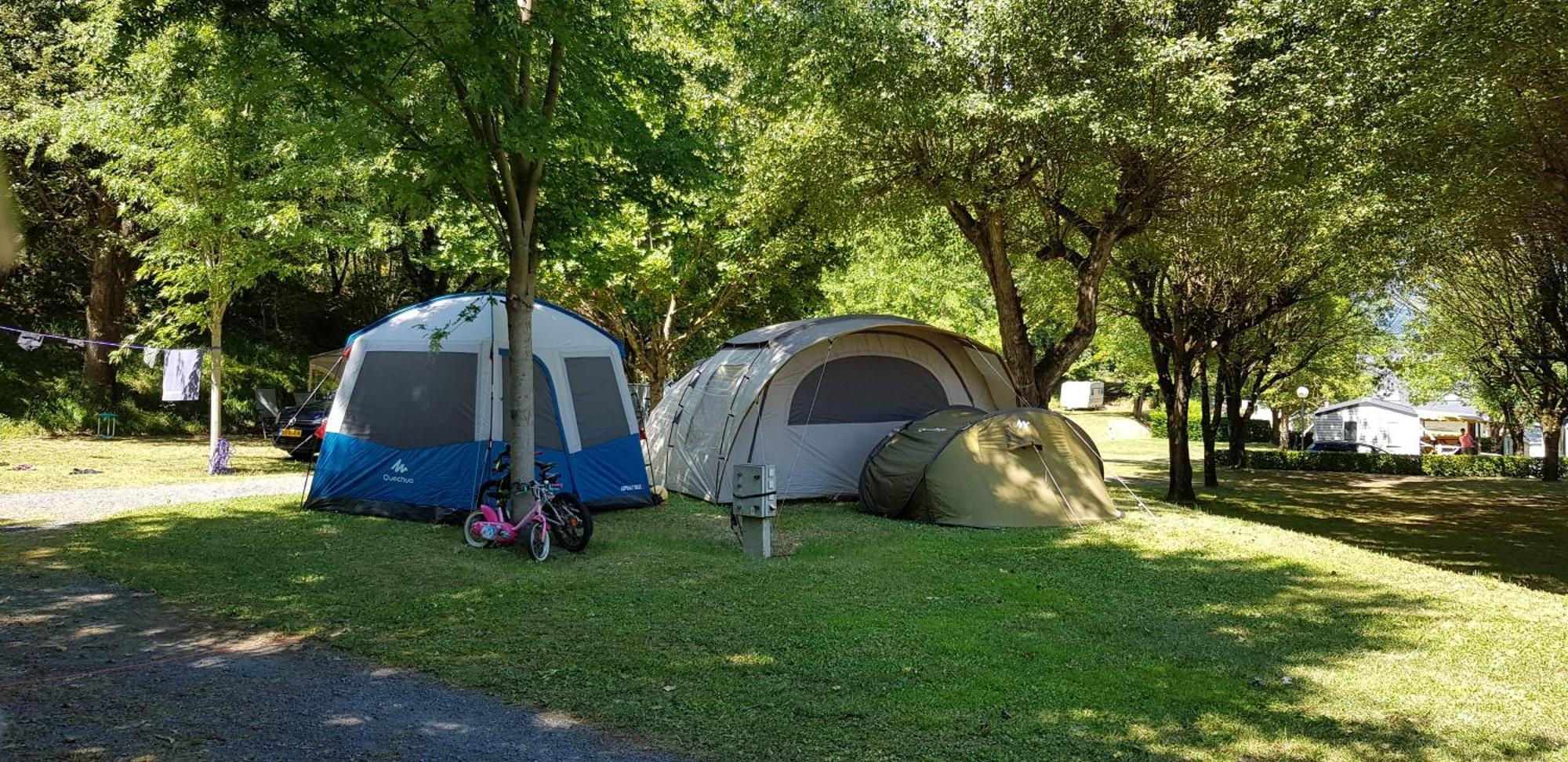 Camping Familial - Parc Aquatique - Grande Aire De Jeux A La Montagne Agos-Vidalos Exteriör bild